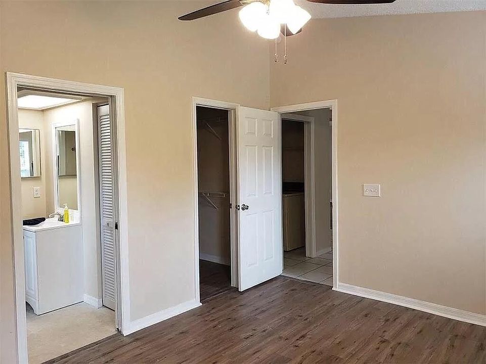 For Rent: $2,100 (3 beds, 2 baths, 1282 Square Feet)