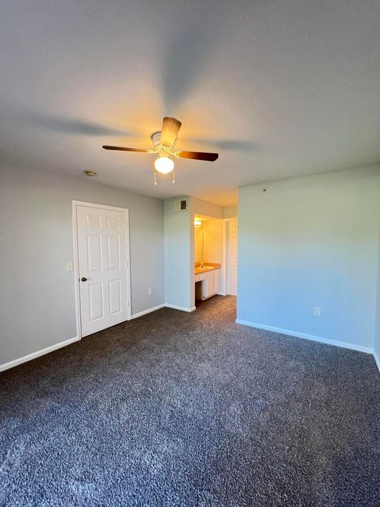 Active With Contract: $2,200 (3 beds, 2 baths, 1321 Square Feet)