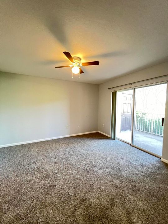 Active With Contract: $2,200 (3 beds, 2 baths, 1321 Square Feet)