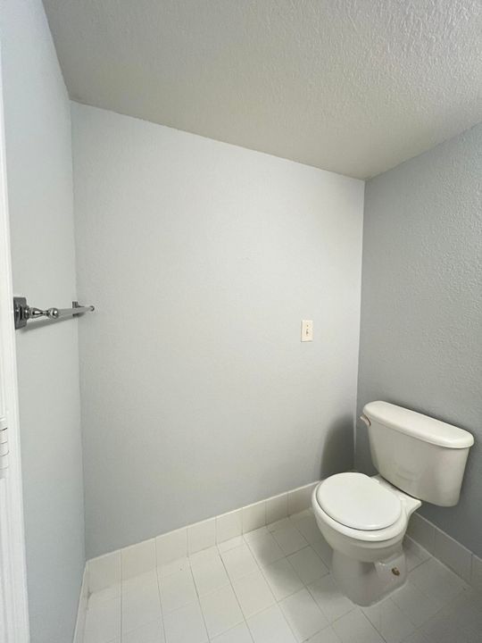 Active With Contract: $2,200 (3 beds, 2 baths, 1321 Square Feet)