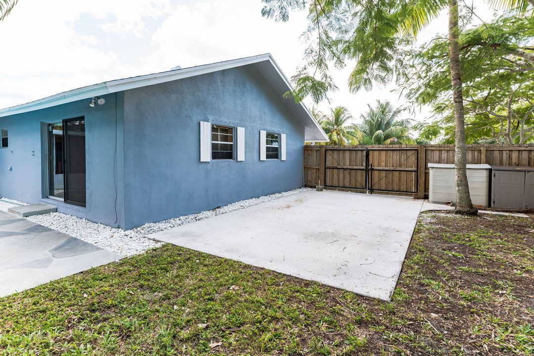 For Sale: $599,000 (3 beds, 2 baths, 1326 Square Feet)