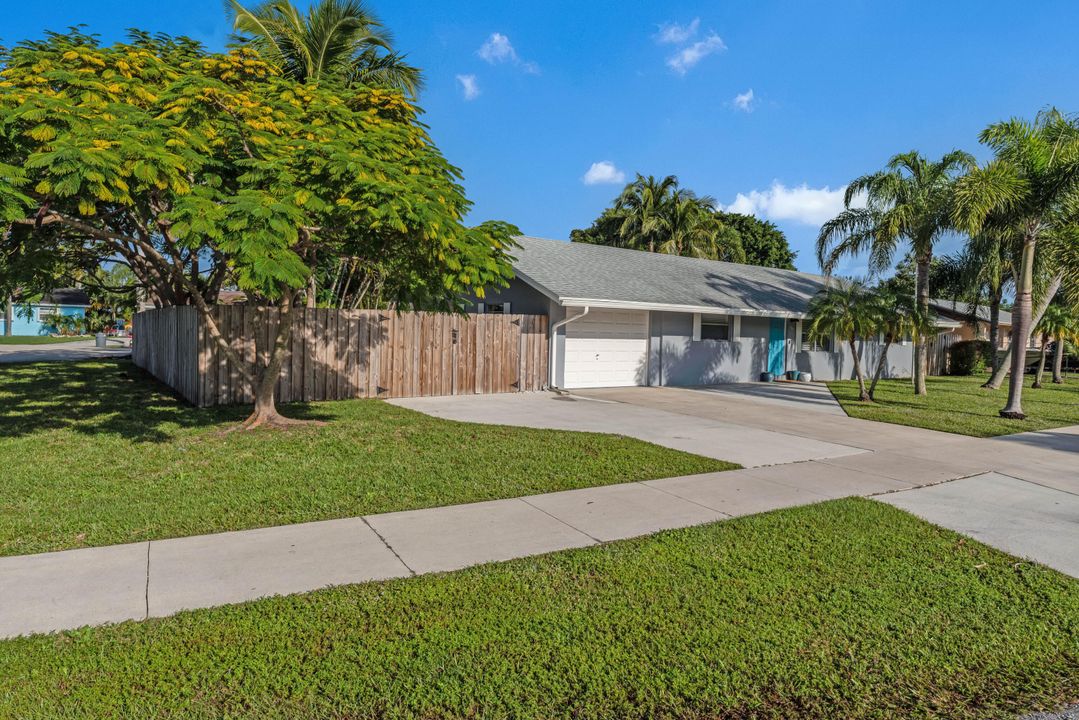 For Sale: $599,000 (3 beds, 2 baths, 1326 Square Feet)