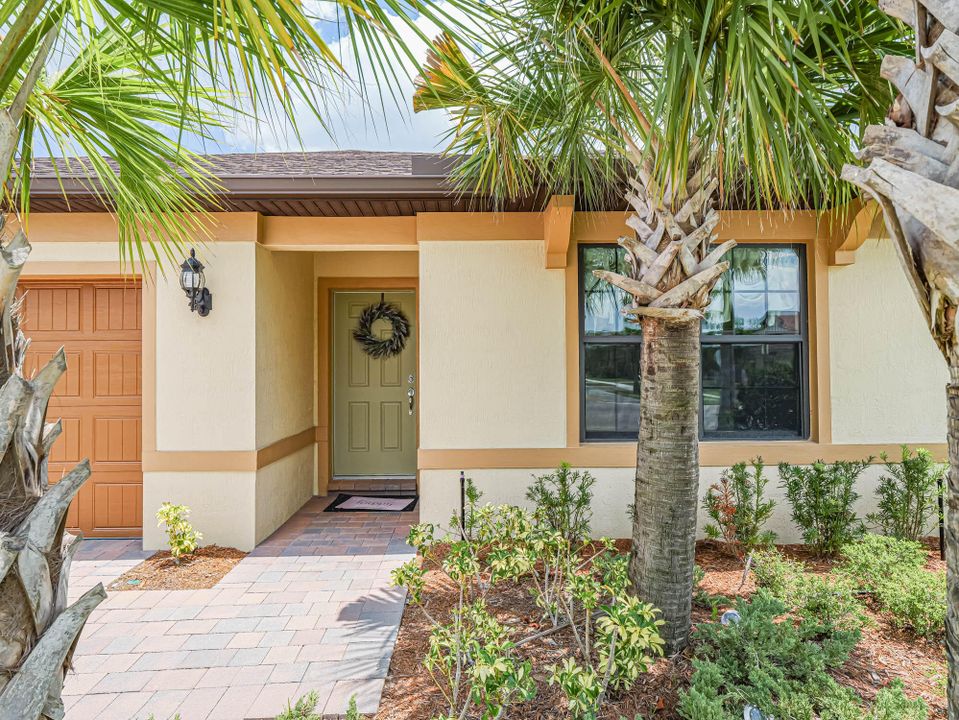 For Sale: $479,500 (4 beds, 2 baths, 1850 Square Feet)