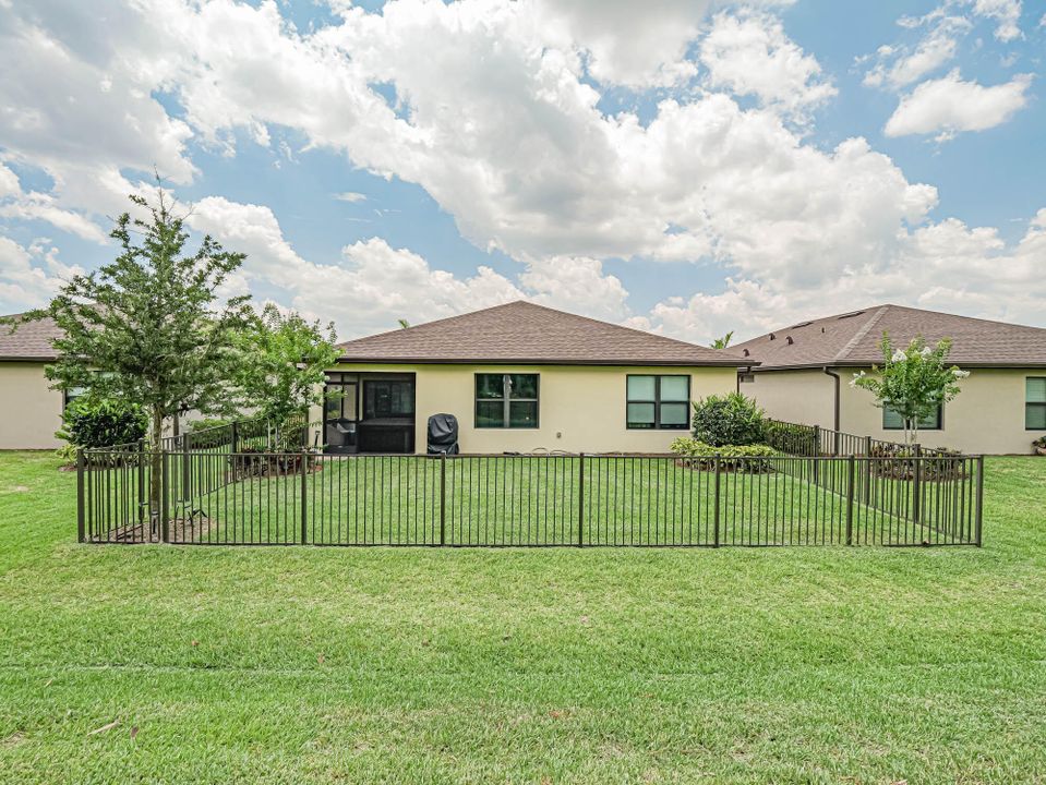 For Sale: $479,500 (4 beds, 2 baths, 1850 Square Feet)