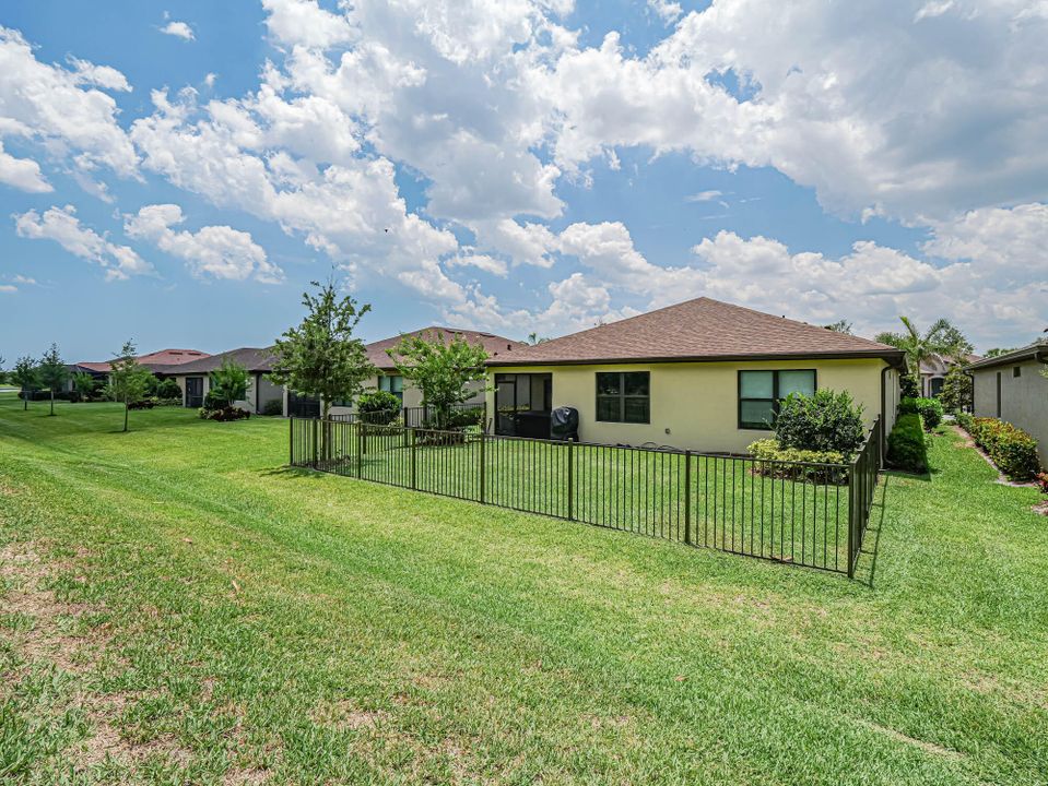 For Sale: $479,500 (4 beds, 2 baths, 1850 Square Feet)