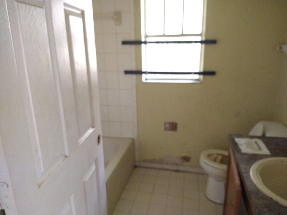 Activo con contrato: $195,000 (3 camas, 2 baños, 1172 Pies cuadrados)