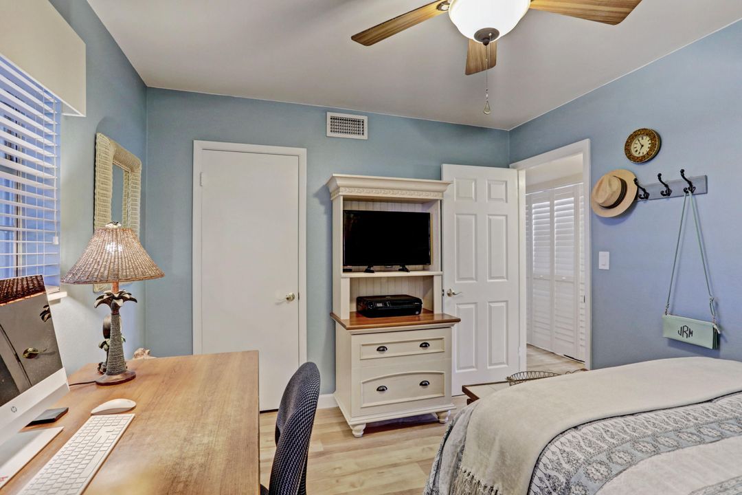 For Sale: $295,900 (2 beds, 2 baths, 1158 Square Feet)
