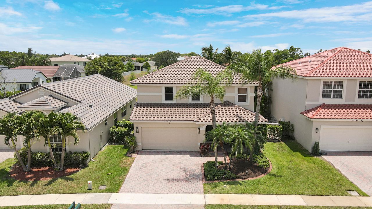 Active With Contract: $699,900 (4 beds, 2 baths, 1985 Square Feet)