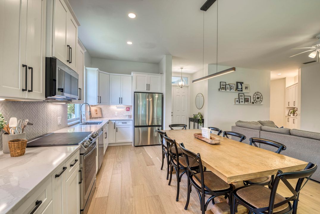 Active With Contract: $899,000 (3 beds, 2 baths, 1975 Square Feet)