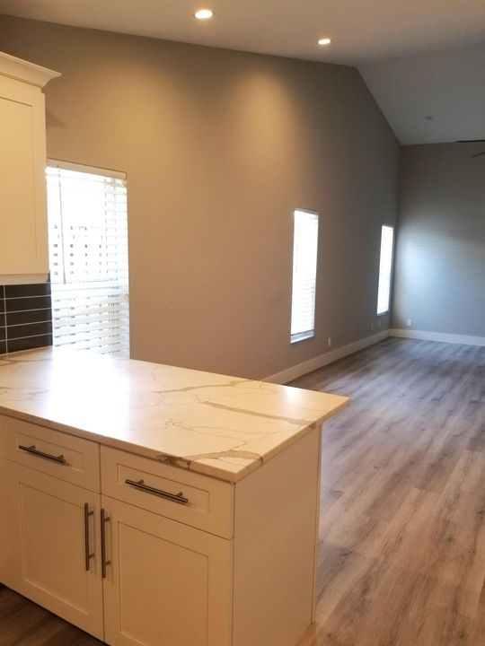 For Rent: $2,300 (2 beds, 2 baths, 1156 Square Feet)