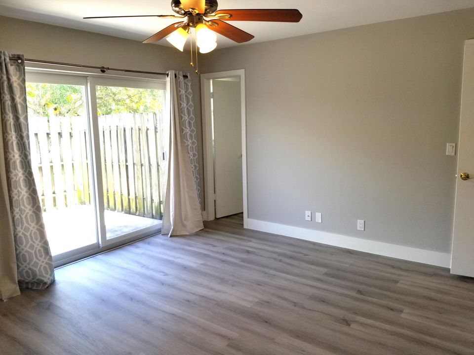 For Rent: $2,300 (2 beds, 2 baths, 1156 Square Feet)