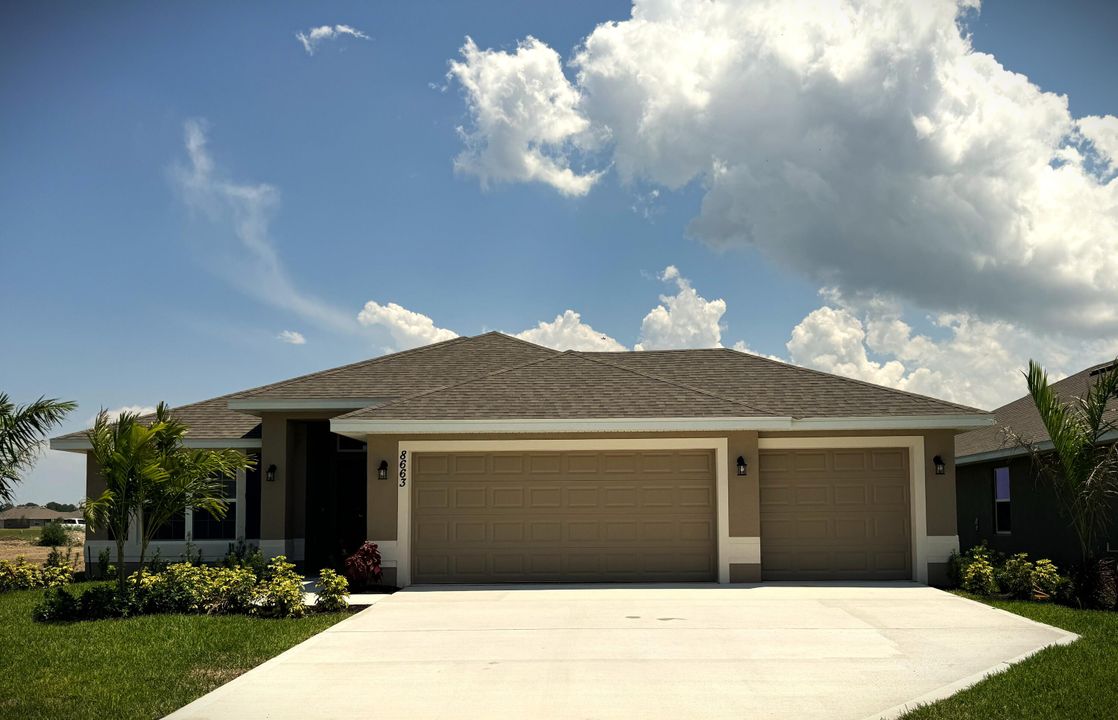 For Sale: $390,900 (4 beds, 2 baths, 1820 Square Feet)