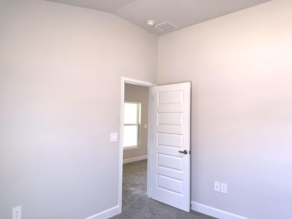 For Sale: $390,900 (4 beds, 2 baths, 1820 Square Feet)