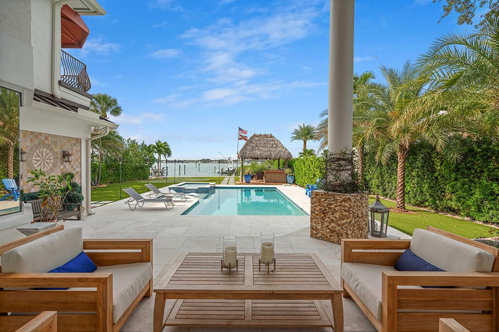 For Sale: $7,900,000 (5 beds, 4 baths, 3985 Square Feet)