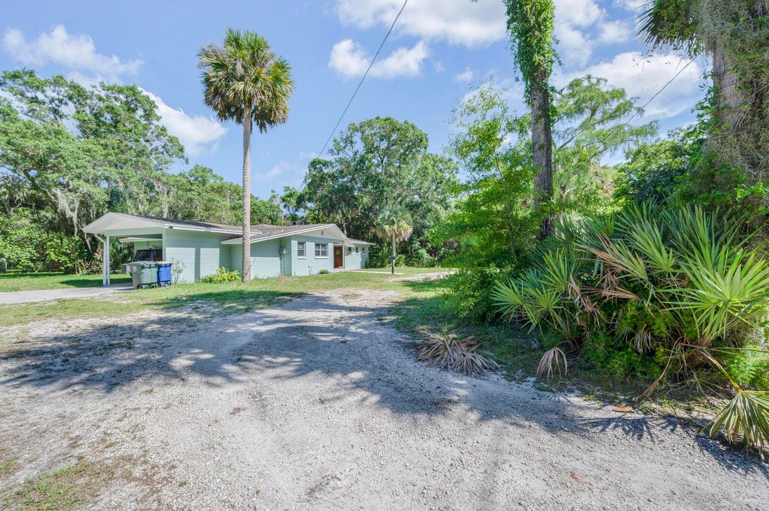 Active With Contract: $335,000 (3 beds, 2 baths, 1970 Square Feet)