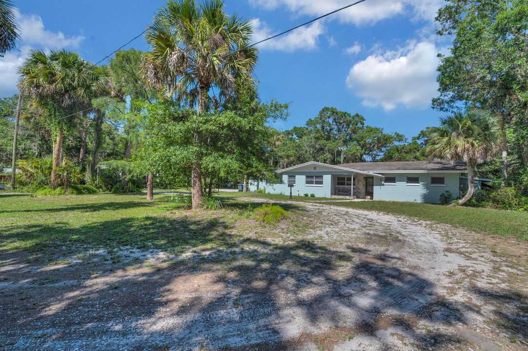 Active With Contract: $335,000 (3 beds, 2 baths, 1970 Square Feet)