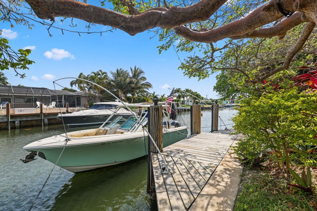 For Sale: $1,950,000 (4 beds, 2 baths, 2042 Square Feet)