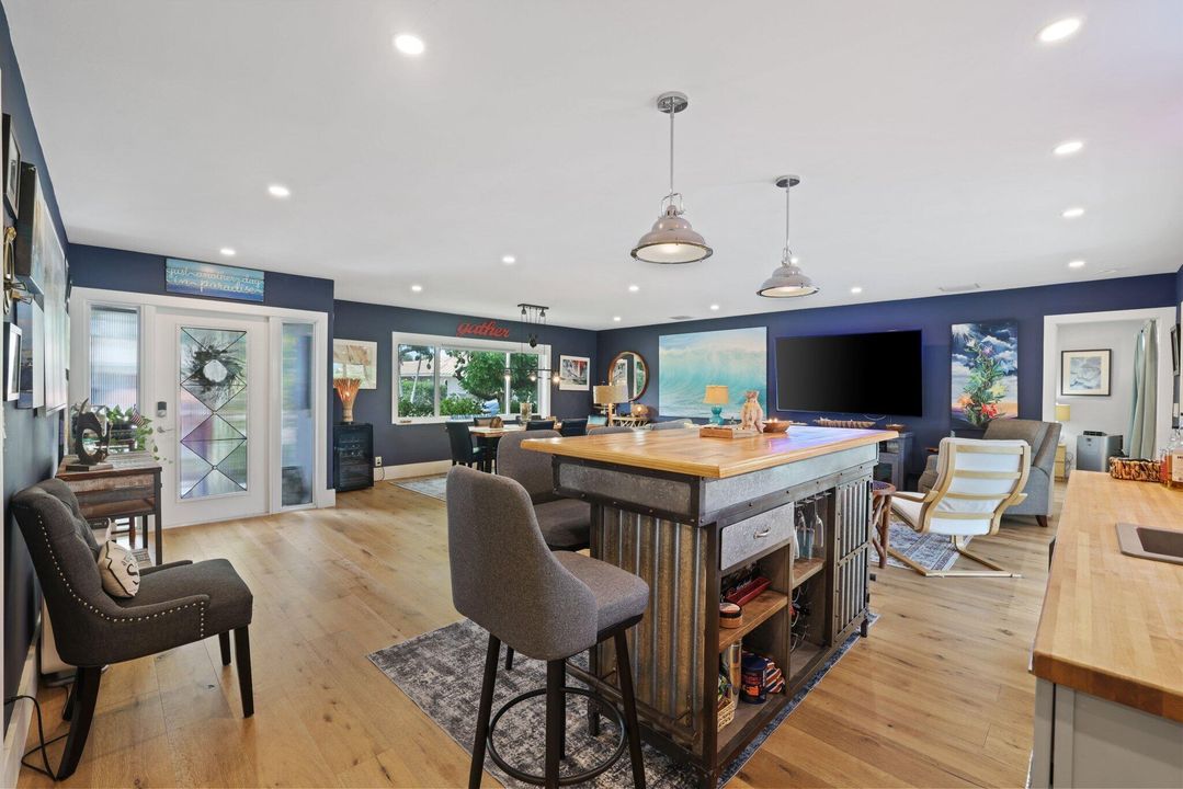 For Sale: $1,950,000 (4 beds, 2 baths, 2042 Square Feet)