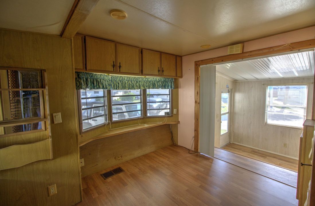 For Sale: $59,500 (1 beds, 1 baths, 384 Square Feet)