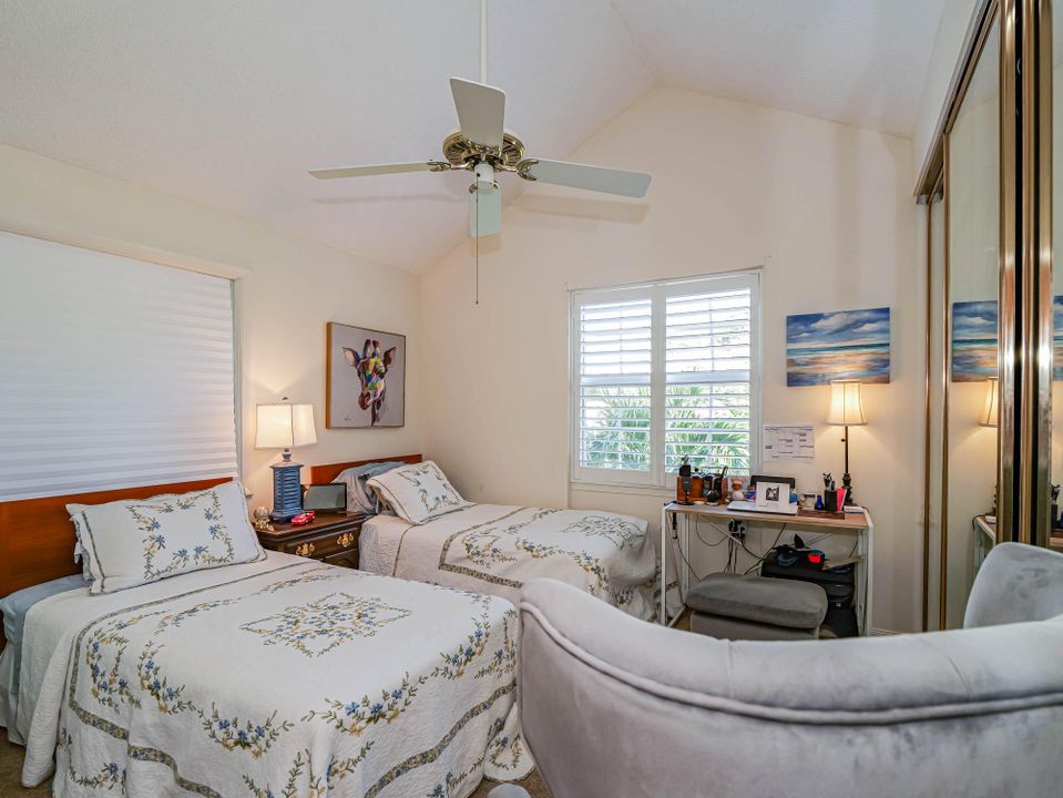 For Sale: $349,000 (3 beds, 2 baths, 1296 Square Feet)