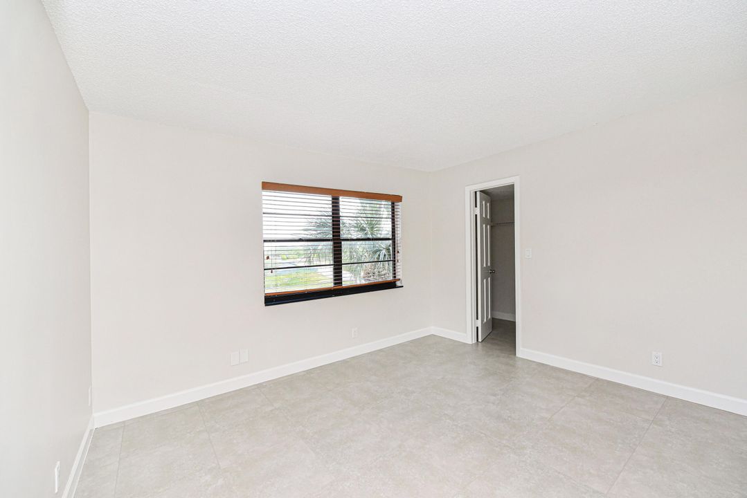 Active With Contract: $2,300 (2 beds, 2 baths, 1015 Square Feet)