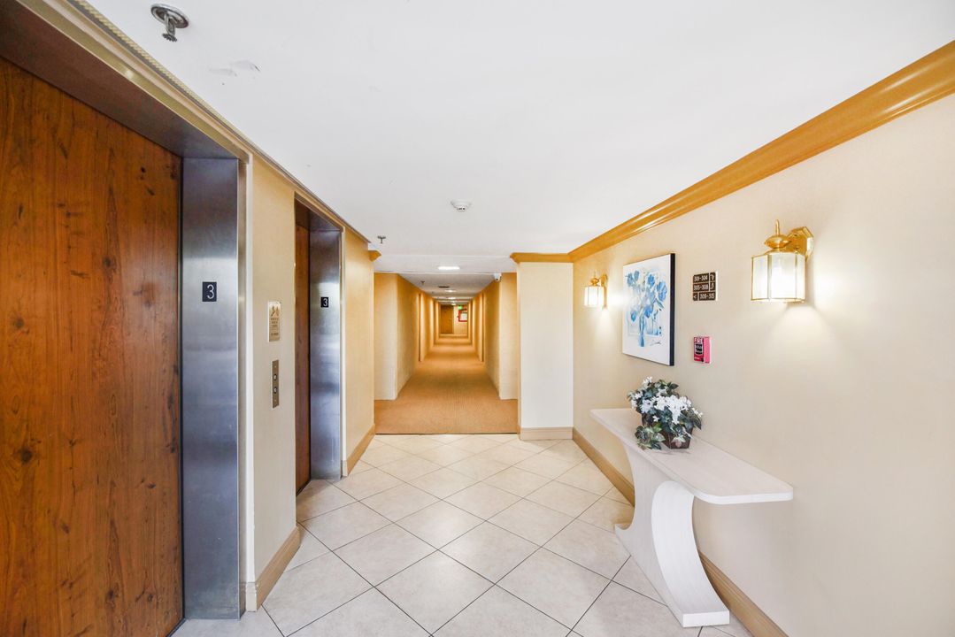 Active With Contract: $2,300 (2 beds, 2 baths, 1015 Square Feet)