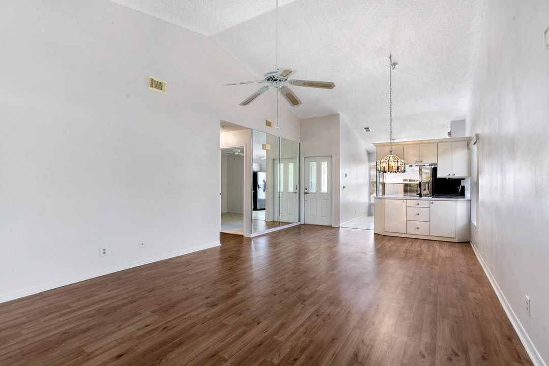 For Sale: $310,000 (2 beds, 2 baths, 1299 Square Feet)