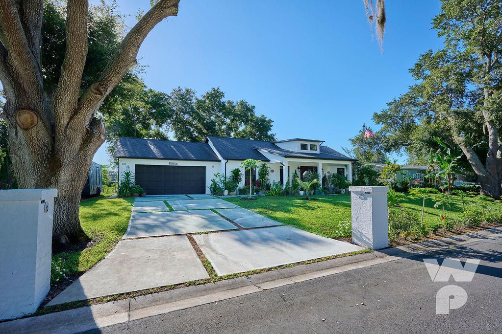 For Sale: $650,000 (4 beds, 2 baths, 1800 Square Feet)