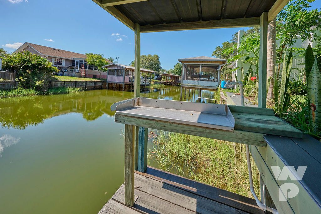 For Sale: $650,000 (4 beds, 2 baths, 1800 Square Feet)