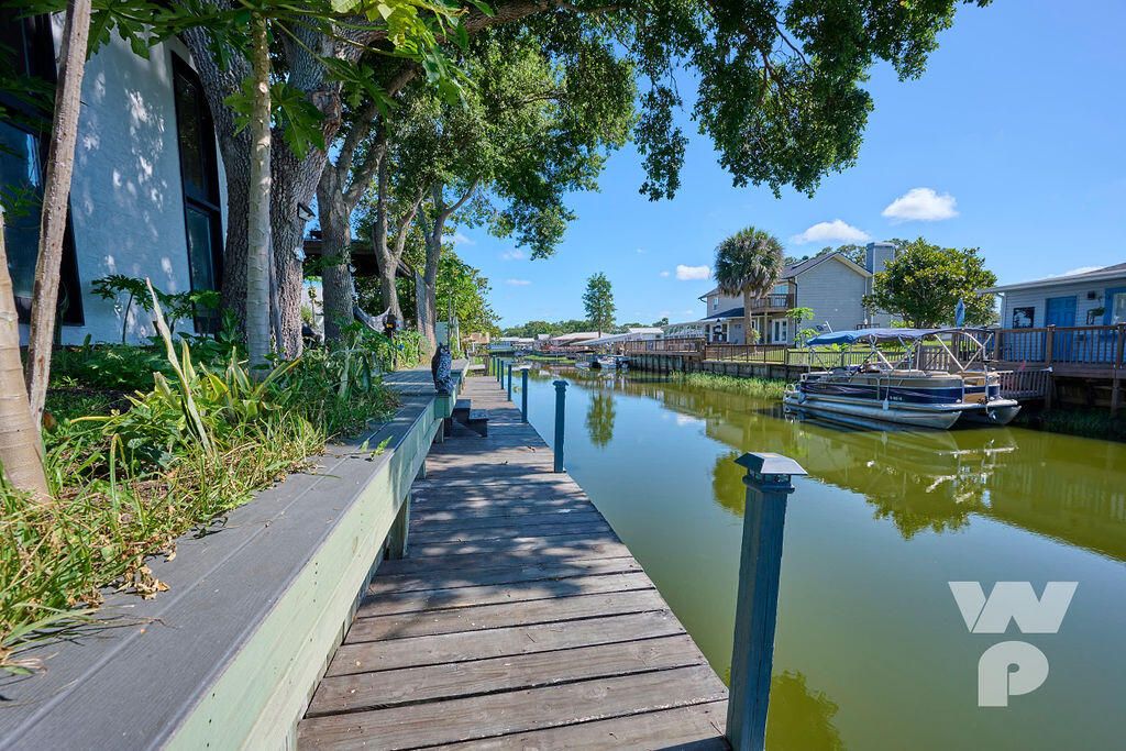 For Sale: $650,000 (4 beds, 2 baths, 1800 Square Feet)