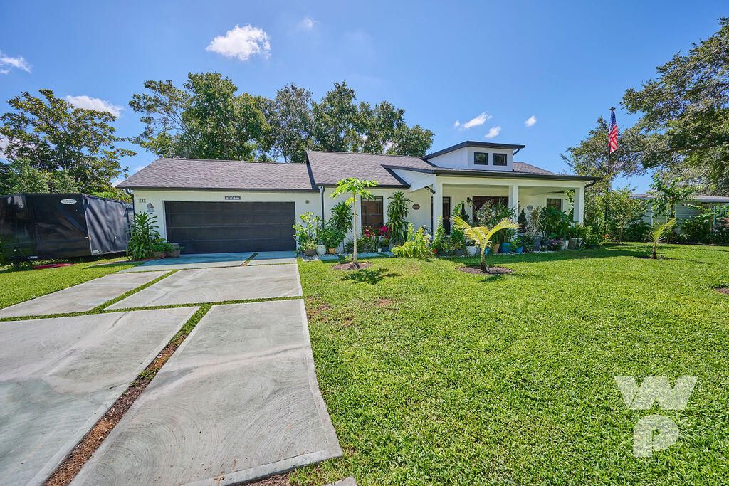 For Sale: $650,000 (4 beds, 2 baths, 1800 Square Feet)