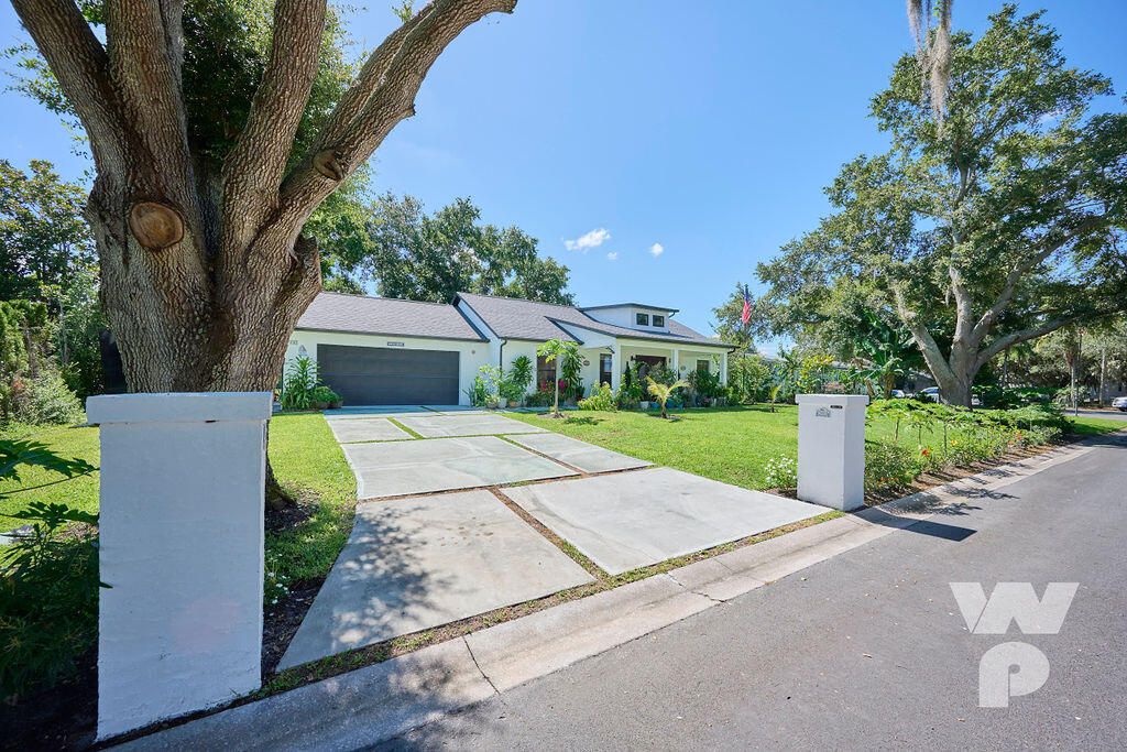 For Sale: $650,000 (4 beds, 2 baths, 1800 Square Feet)