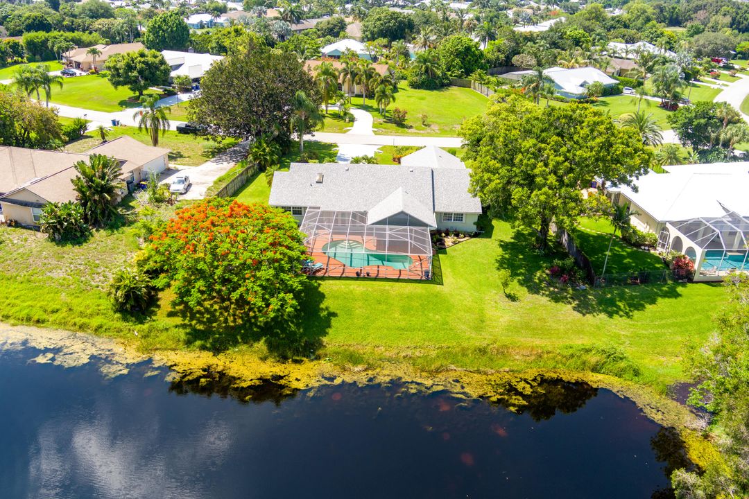 For Sale: $774,500 (3 beds, 2 baths, 2412 Square Feet)