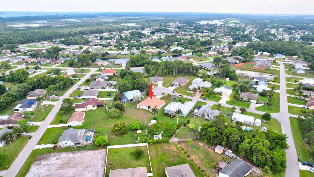 For Sale: $590,000 (4 beds, 2 baths, 2543 Square Feet)