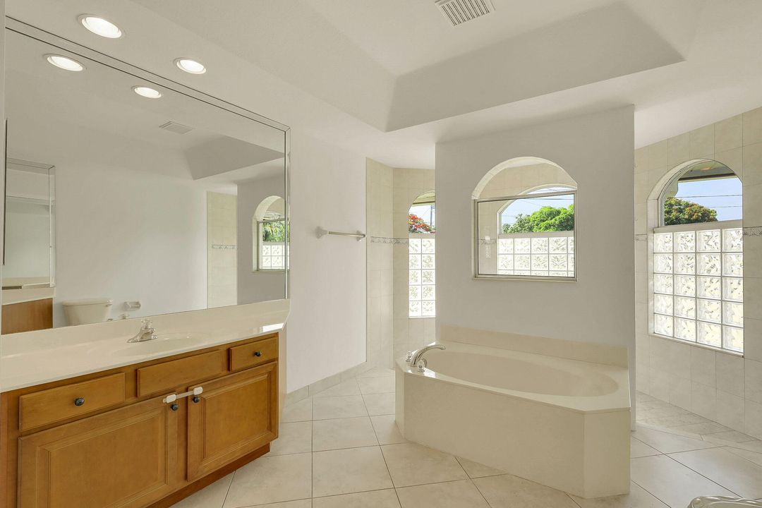待售: $590,000 (4 贝兹, 2 浴室, 2543 平方英尺)