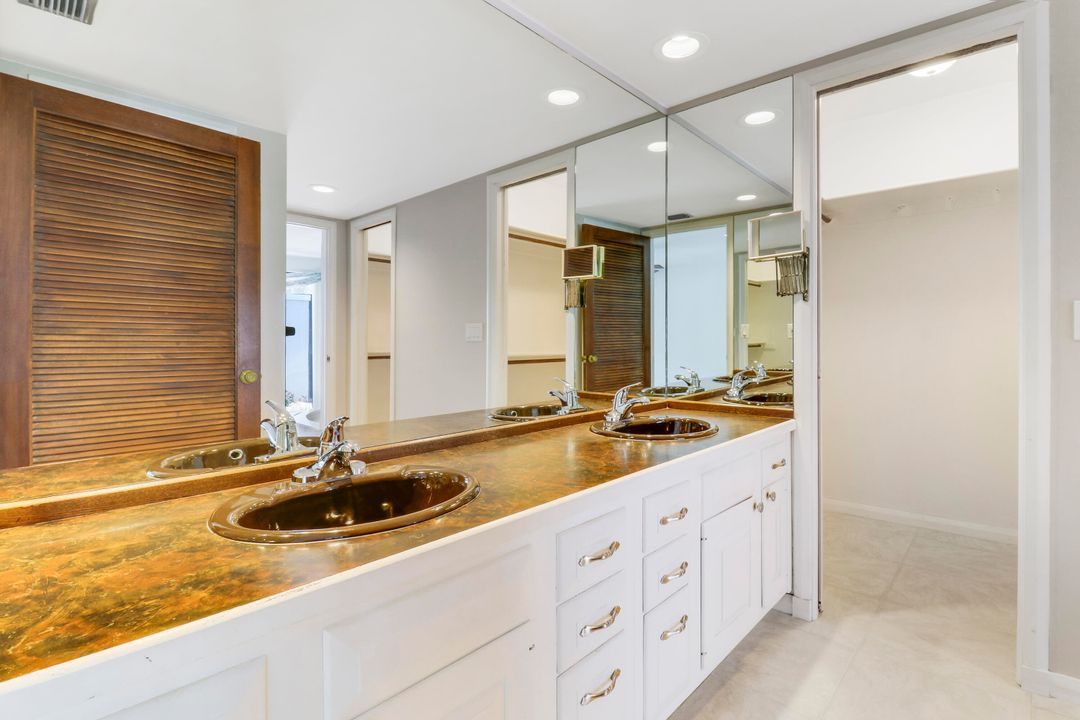 Active With Contract: $1,275,000 (4 beds, 2 baths, 2736 Square Feet)