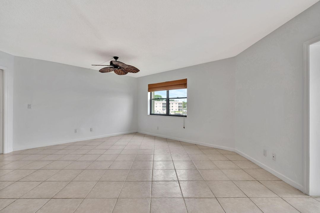 For Sale: $550,000 (2 beds, 2 baths, 1161 Square Feet)