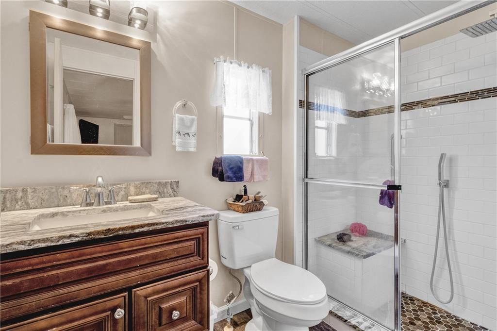 Active With Contract: $179,900 (2 beds, 2 baths, 1071 Square Feet)