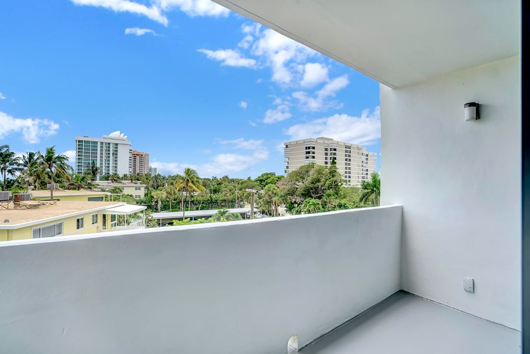 For Sale: $1,695,000 (3 beds, 2 baths, 2316 Square Feet)