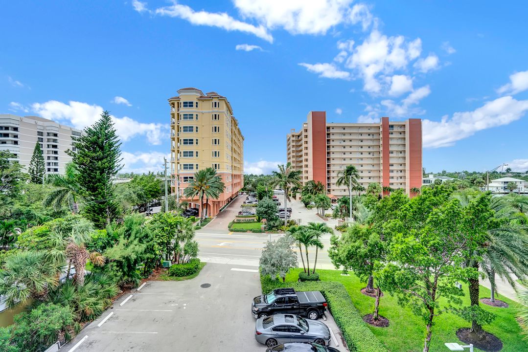 For Sale: $1,695,000 (3 beds, 2 baths, 2316 Square Feet)