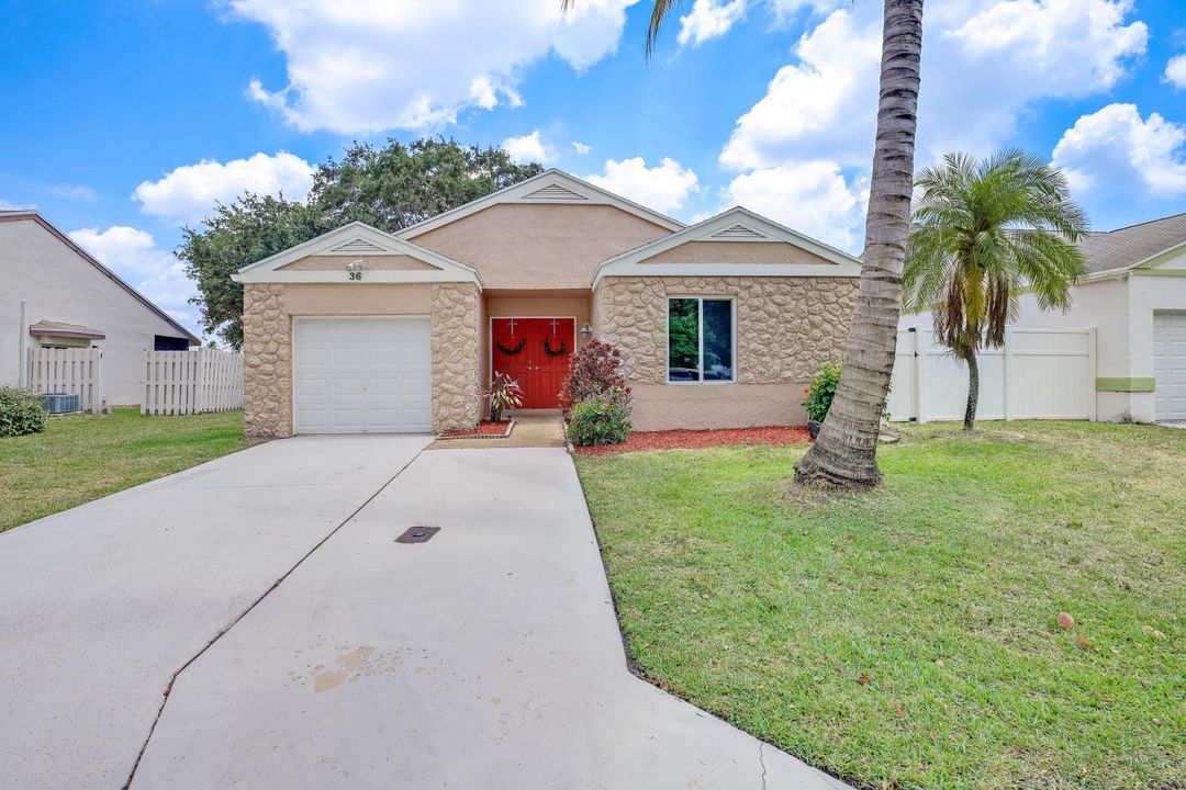 Active With Contract: $460,000 (3 beds, 2 baths, 1361 Square Feet)
