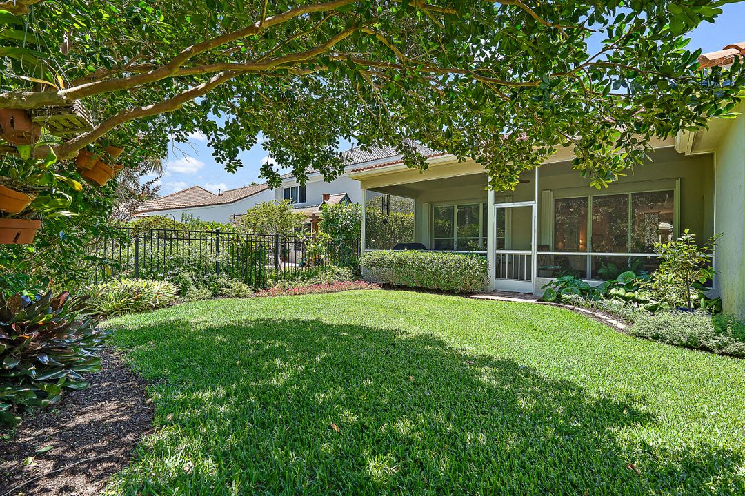 For Sale: $985,000 (3 beds, 2 baths, 1969 Square Feet)