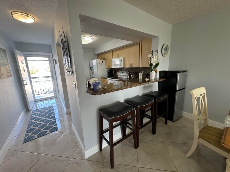 For Rent: $2,500 (2 beds, 2 baths, 1078 Square Feet)