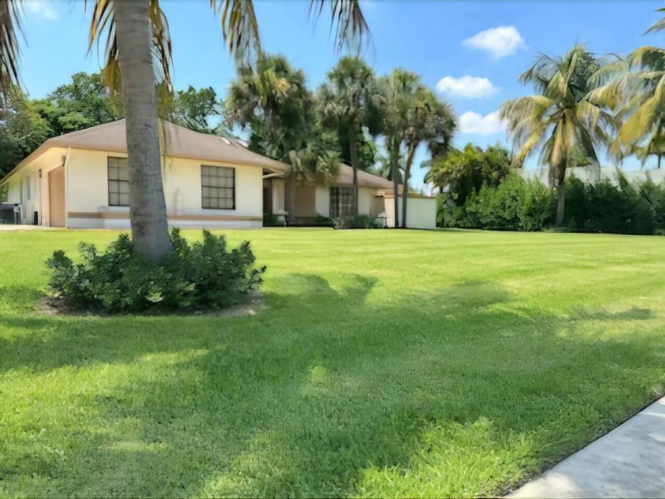 Active With Contract: $799,000 (5 beds, 2 baths, 2705 Square Feet)