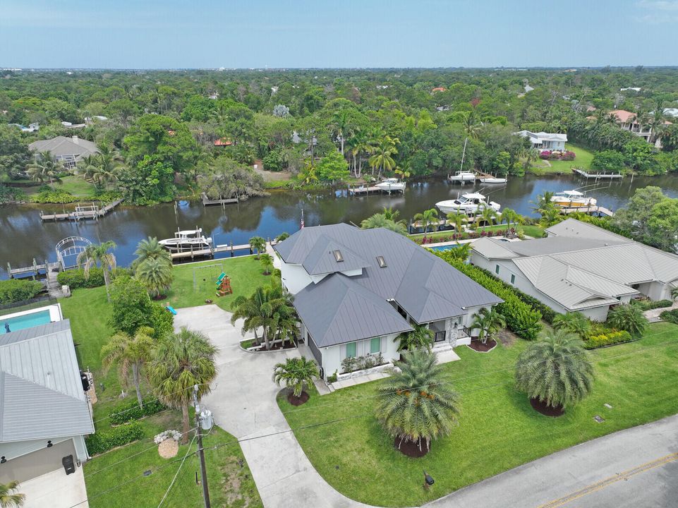 For Sale: $1,695,000 (3 beds, 2 baths, 2493 Square Feet)