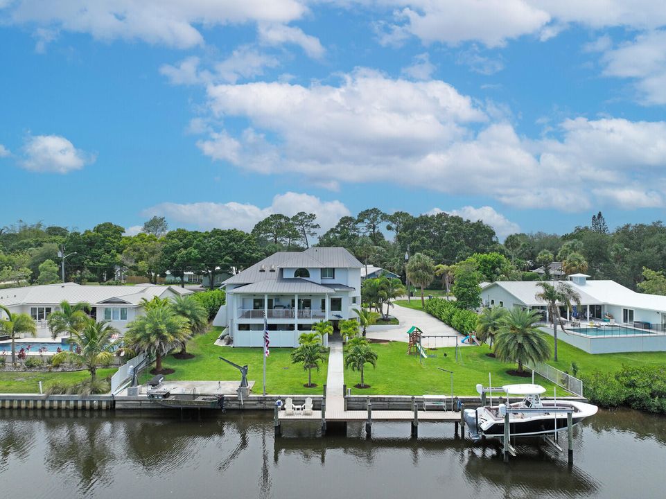 For Sale: $1,695,000 (3 beds, 2 baths, 2493 Square Feet)