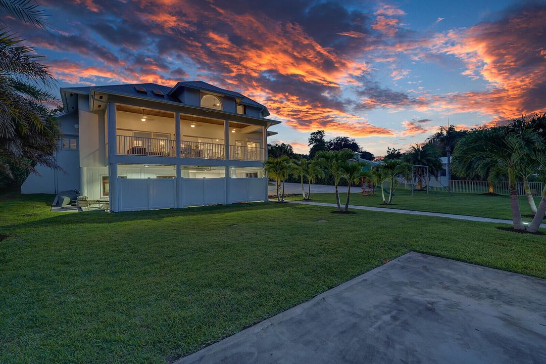 For Sale: $1,695,000 (3 beds, 2 baths, 2493 Square Feet)