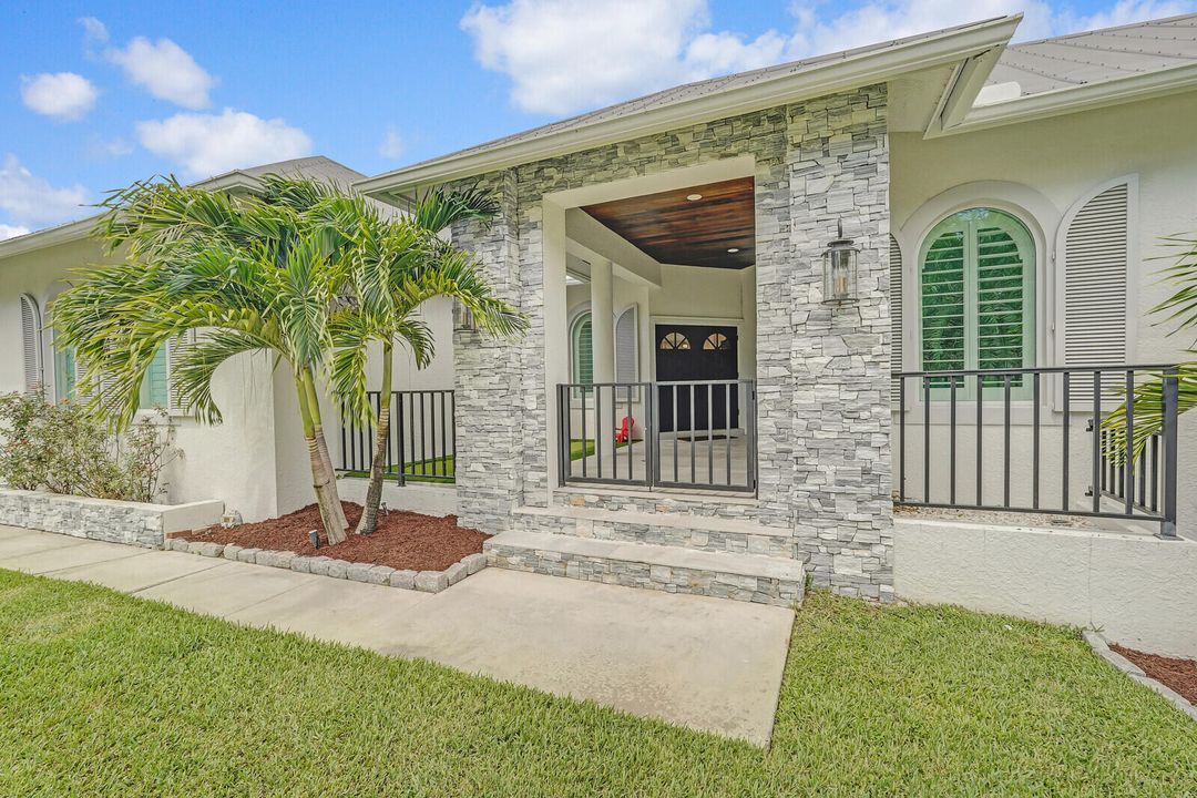 For Sale: $1,695,000 (3 beds, 2 baths, 2493 Square Feet)