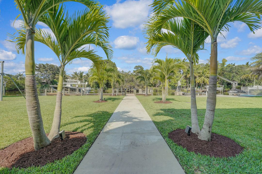 For Sale: $1,695,000 (3 beds, 2 baths, 2493 Square Feet)