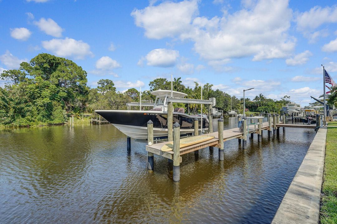 For Sale: $1,695,000 (3 beds, 2 baths, 2493 Square Feet)